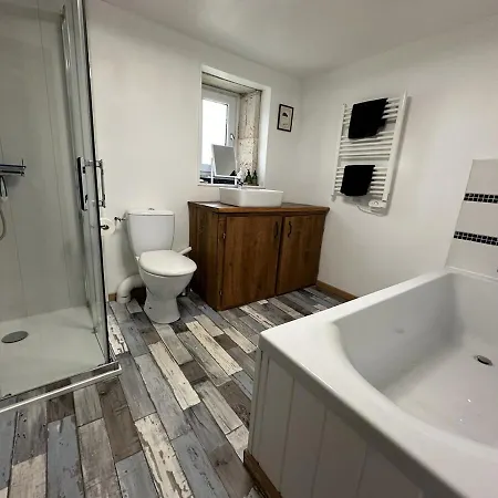 Esprit Charentais - The Byre Couette-café Londigny